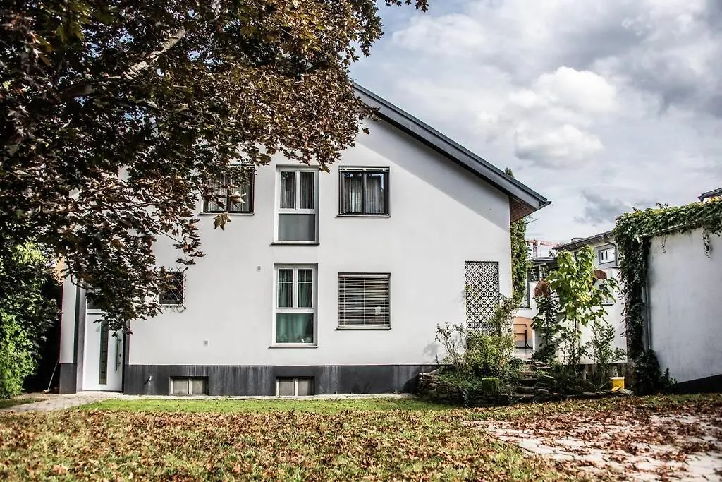 Apartment Pouringraz Fuer Kunst- Und Tennisliebhaber  Graz